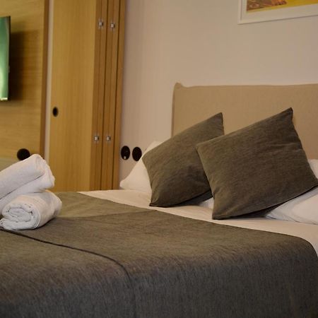 Suite 102 - 1 Bedroom Suite In Amando Perez Suites Ribadeo Buitenkant foto